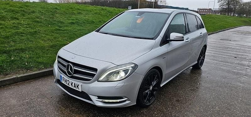 Used Mercedes B180 109 HP (80 kW) 2012 Silver MPV