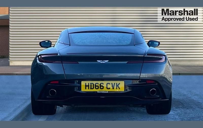 Used Aston Martin DB11 599 HP (440 kW) 2017 Silver Coupe