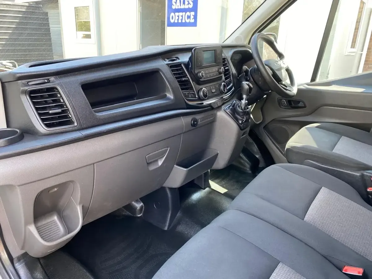 Usado Ford Transit 130 HP (95 kW) 2022 Branco Van