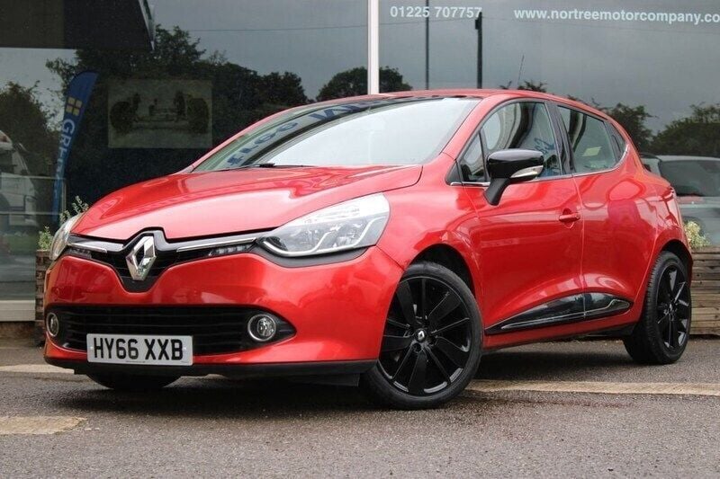 Red Used 2016 Renault Clio IV Dynamique Hatchback | £6,292 (Fair price) - Image 1/4