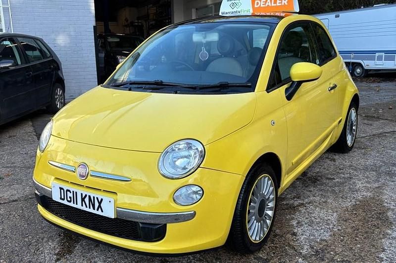 Yellow Used 2011 Fiat 500 Lounge Hatchback | £2,700 (Fair price) - Image 1/1