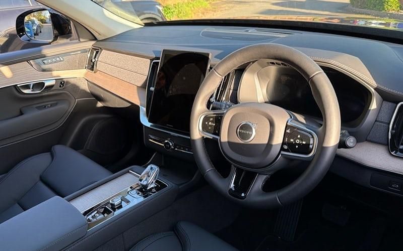 New Volvo XC90 Plus 250 HP (183 kW) 2025 Denim blue SUV