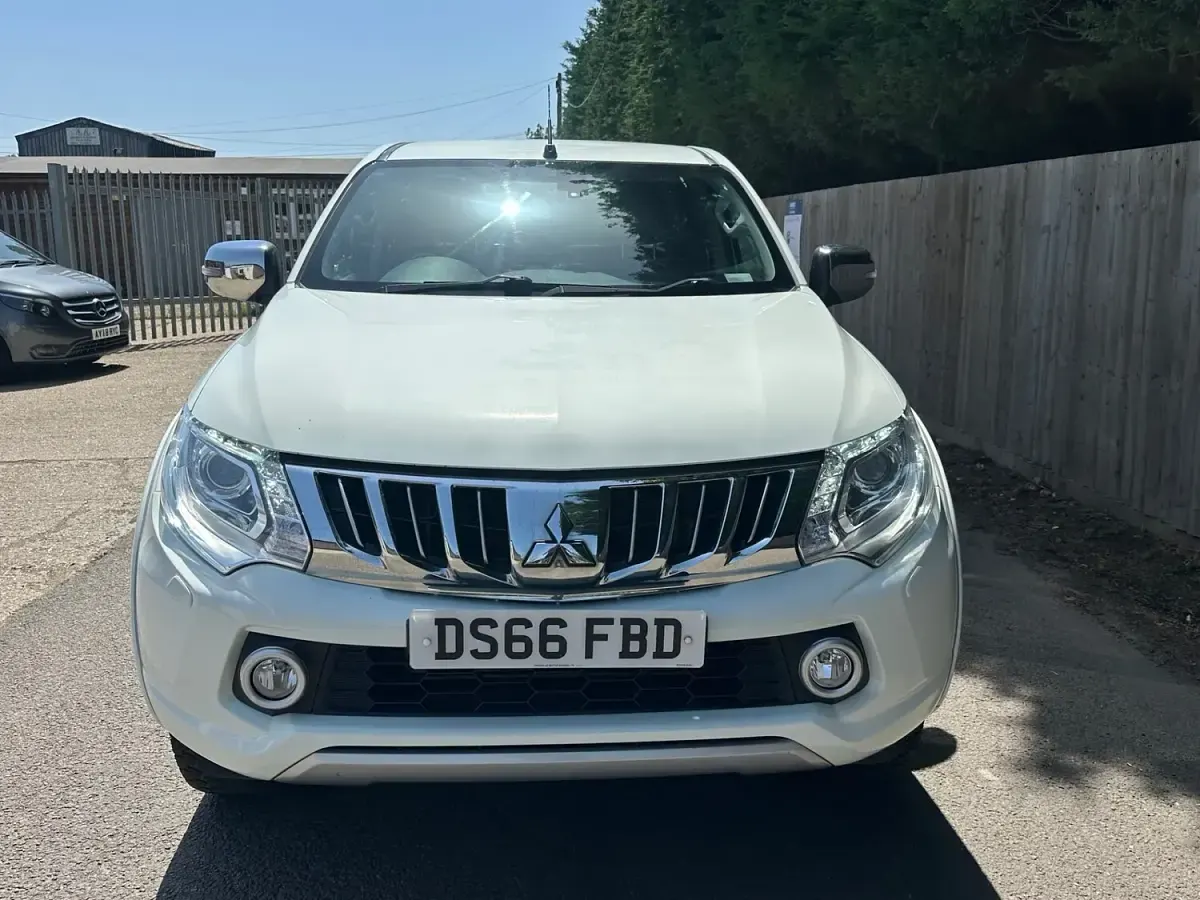 Used Mitsubishi L200 Warrior 2017 White Pickup