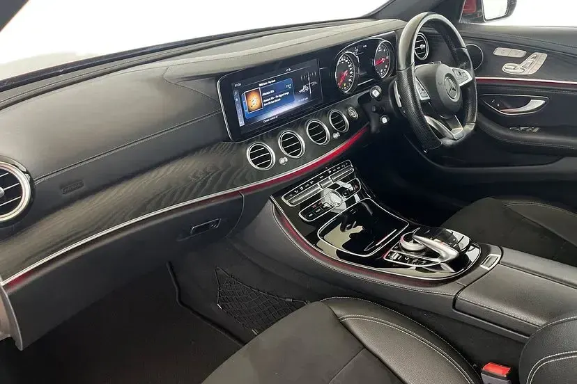 Used Mercedes E220 AMG Line Premium 191 HP (140 kW) 2017 Red Estate