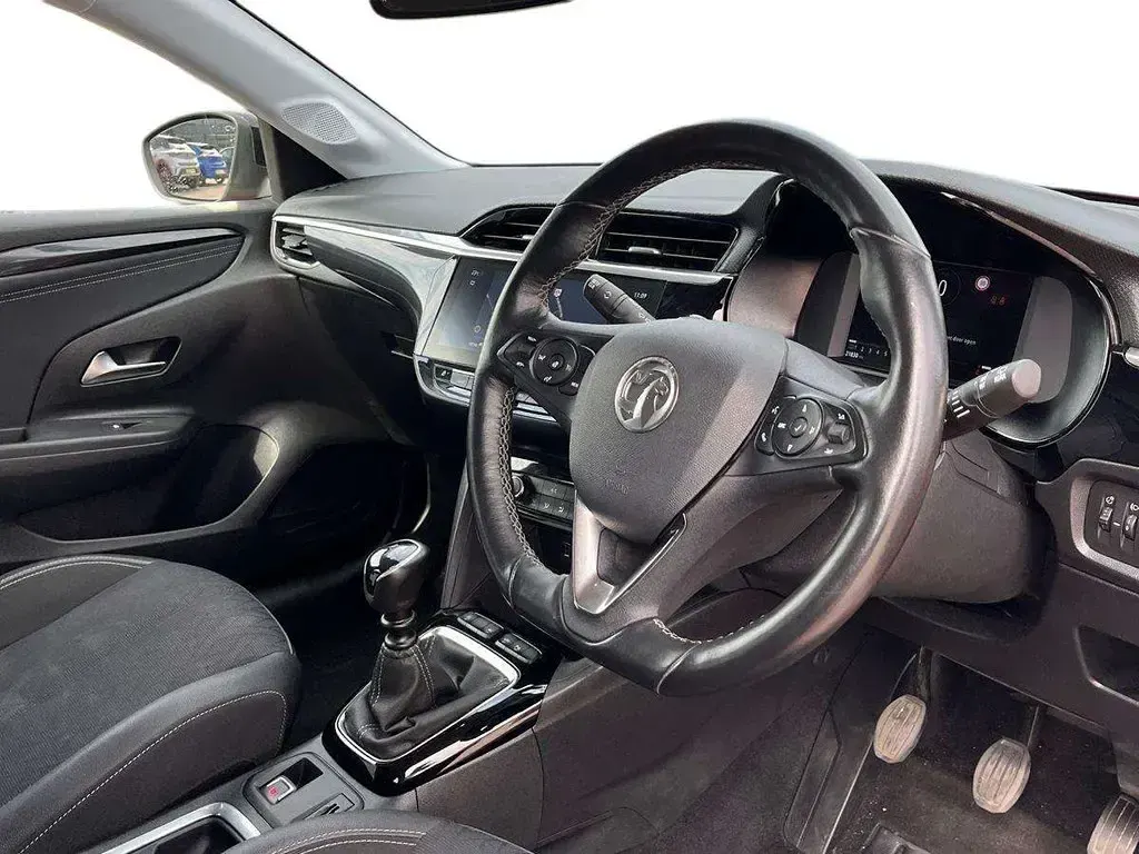 Used Vauxhall Corsa Elite 99 HP (72 kW) 2021 Red Hatchback
