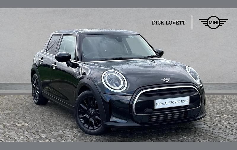 Used Mini Cooper Classic 134 HP (98 kW) 2023 Black Hatchback