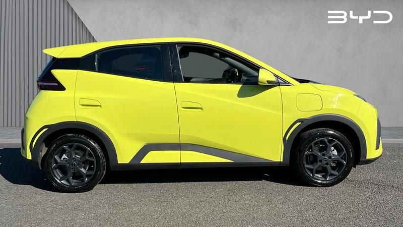Usado BYD Dolphin Surf Boost 64 kW (88 HP) 2025 Verde Citadino