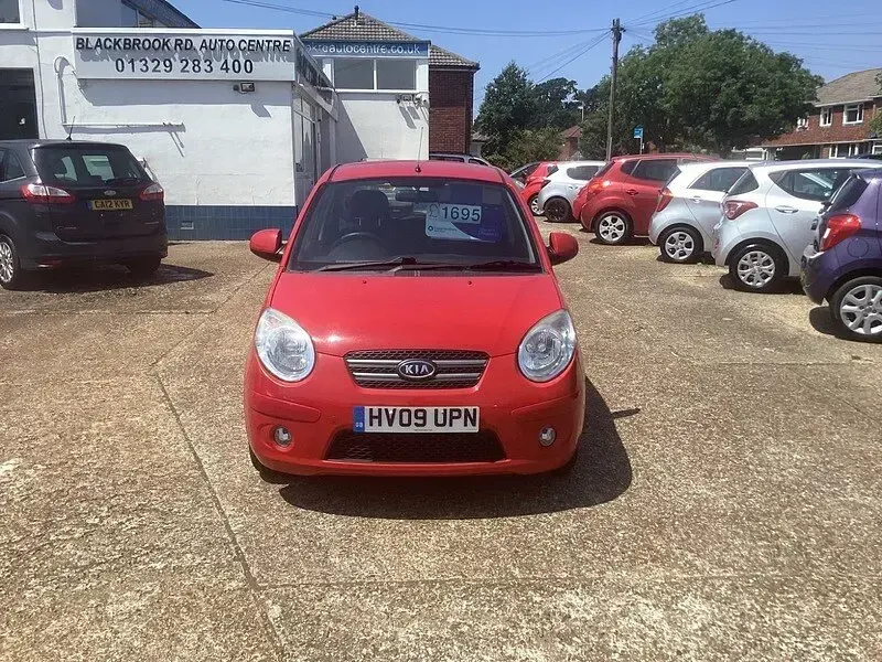 Used Kia Picanto 64 HP (47 kW) 2009 Red Hatchback