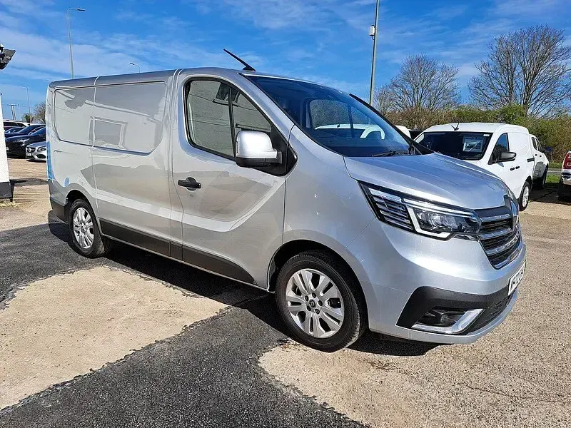 Used Renault Trafic 128 HP (94 kW) 2022 Highland grey