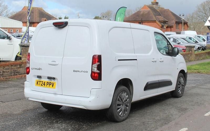 Used Citroën Berlingo 102 HP (75 kW) 2024 White MPV