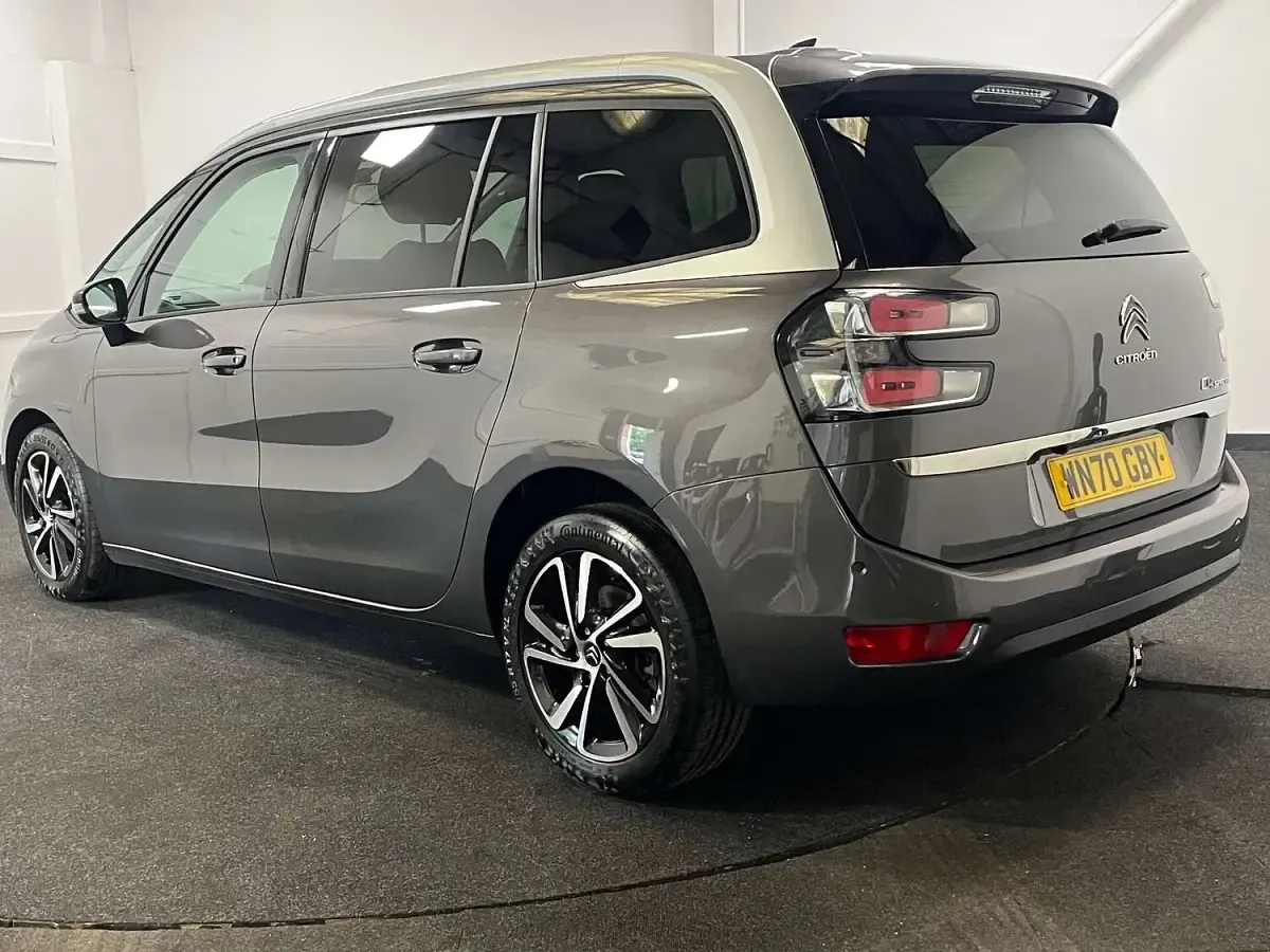 Used Citroën C4 SpaceTourer Shine 129 HP (94 kW) 2021 Grey MPV