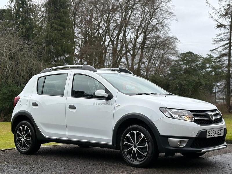 Used Dacia Sandero Lauréate 2014 White Hatchback