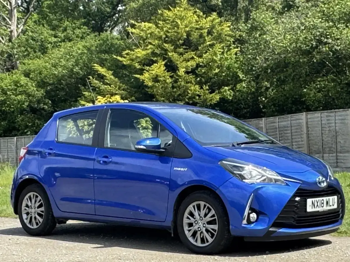 Usado Toyota Yaris Hybrid 2018 Azul Citadino