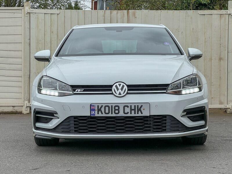 Used VW Golf VII R-line 150 HP (110 kW) 2018 White Hatchback