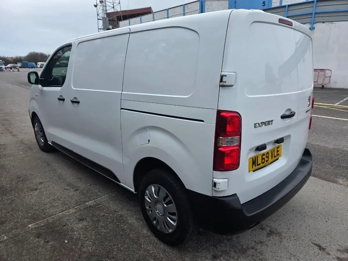 Second-hand Peugeot Expert 2019 Alb Van
