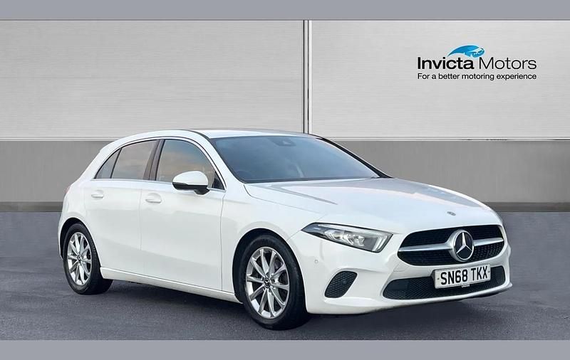 Used Mercedes A180 Executive 116 HP (85 kW) 2018 White Hatchback