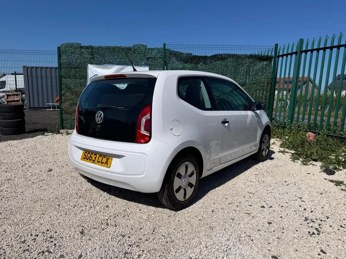Begagnad VW up! take up! 2013 Vit Halvkombi