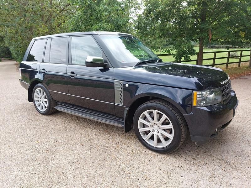 Blue Used 2011 Land Rover Range Rover Vogue SE SUV | £8,995 (Fair price) - Image 1/4
