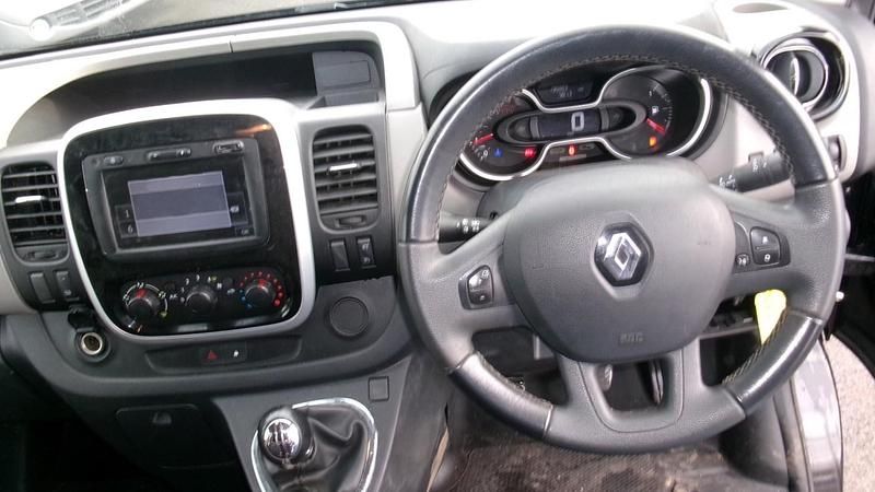 Used Renault Trafic 120 HP (88 kW) 2019 Black MPV