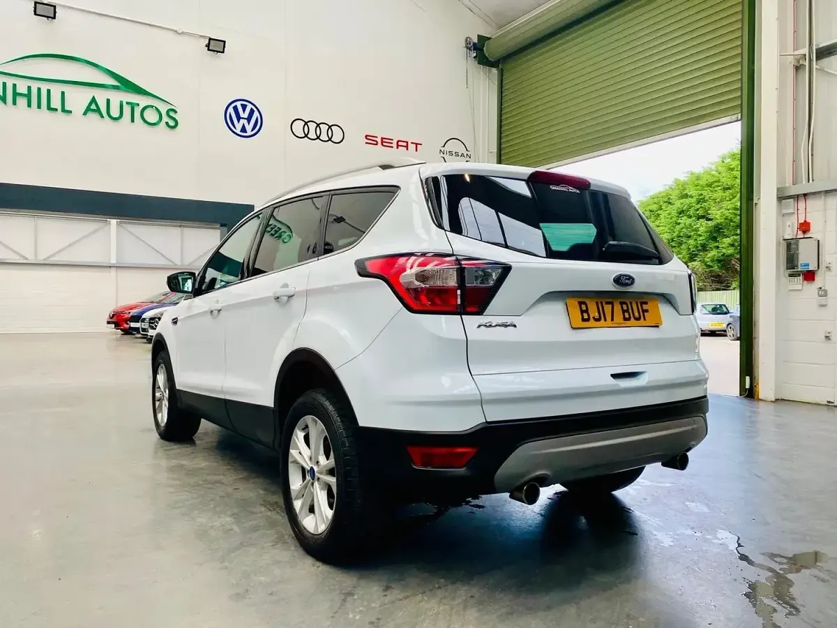 Used Ford Kuga Titanium 120 HP (88 kW) 2017 White SUV