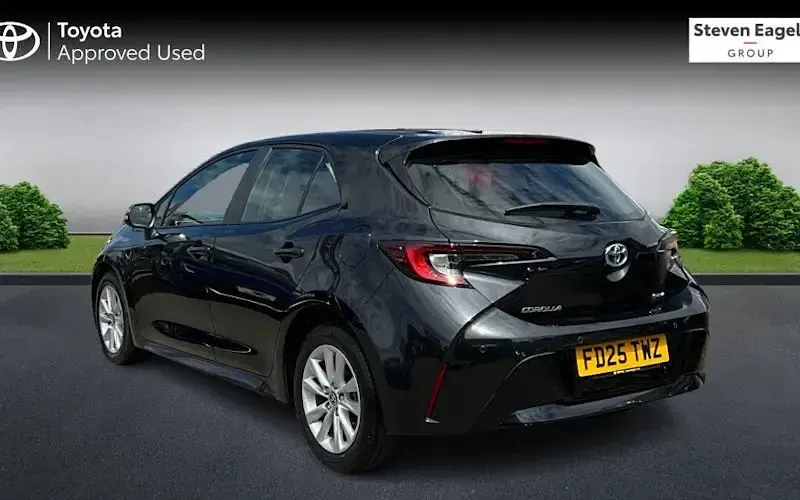 Used Toyota Corolla 140 HP (102 kW) 2026 Hatchback