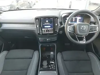 Used Volvo XC40 Plus 197 HP (144 kW) 2025 Blue SUV