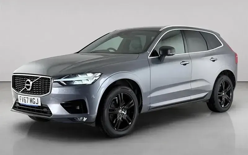Used Volvo XC60 R-Design 190 HP (139 kW) 2019 SUV