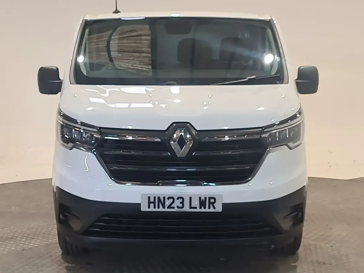 Usado Renault Trafic Business 130 CV (95 kW) 2023 Blanco