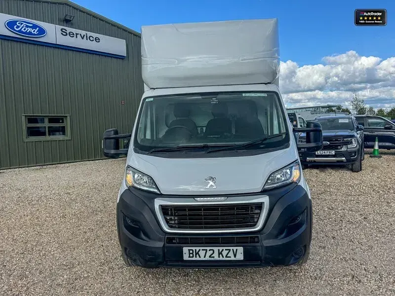 Second-hand Peugeot Boxer 140 CP (102 kW) 2022 Alb Van