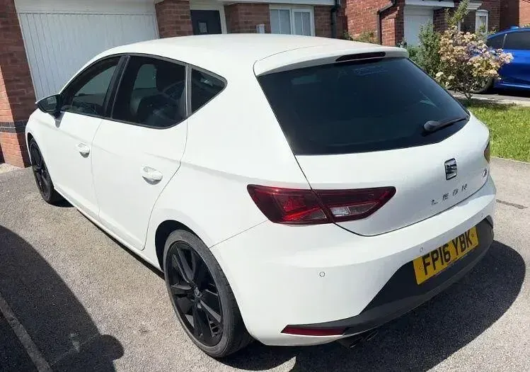 Used Seat Leon FR 150 HP (110 kW) 2016 White Hatchback