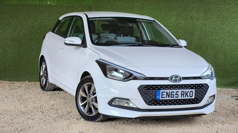 White Used 2015 Hyundai i20 SE Hatchback | £7,895 (Fair price) - Image 1/4