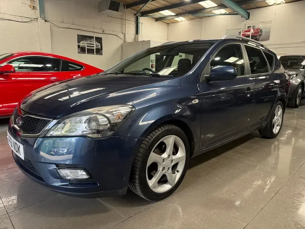 Used Kia Ceed 113 HP (83 kW) 2011 Blue Hatchback