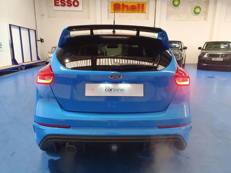 Used Ford Focus RS 350 HP (257 kW) 2016 Blue Hatchback