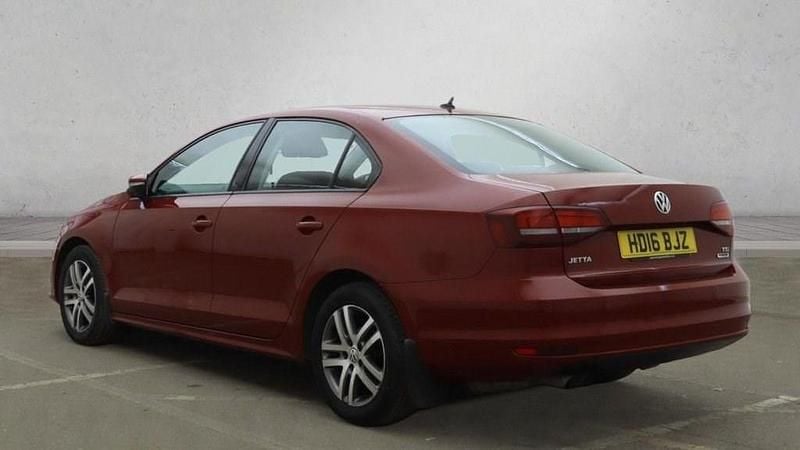 Used VW Jetta SE 150 HP (110 kW) 2016 Red Sedan