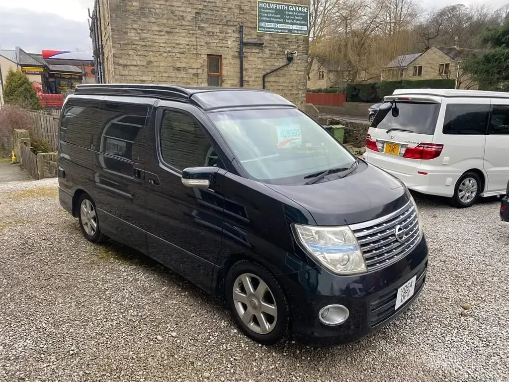 Used Nissan Elgrand 2004 Black MPV