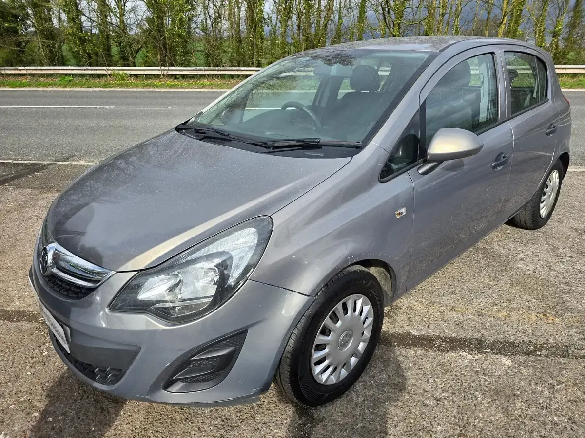 Used Vauxhall Corsa Edition 73 HP (53 kW) 2014 Brown Hatchback