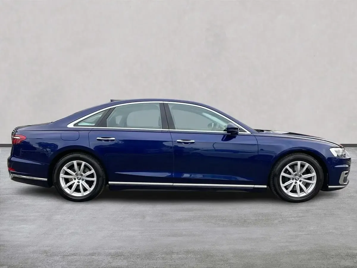 Used Audi A8 Premium 286 HP (210 kW) 2018 Blue Sedan