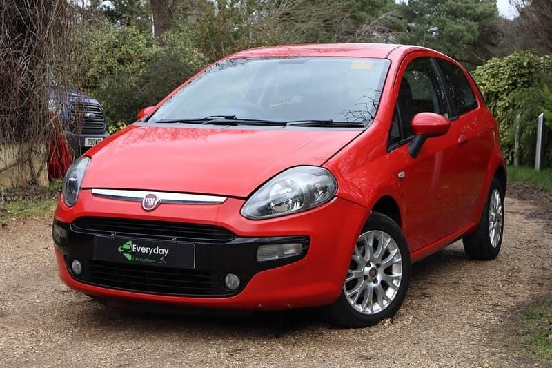 Used Fiat Punto Evo 69 HP (50 kW) 2011 Red Hatchback