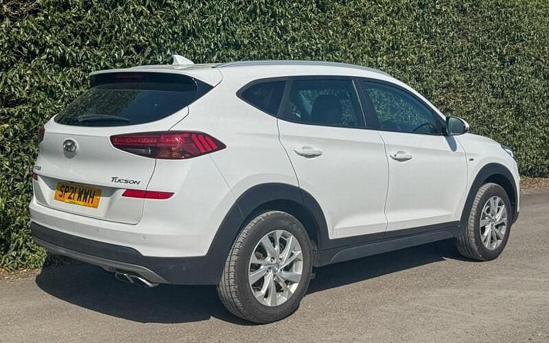 Usado Hyundai Tucson SE 116 HP (85 kW) 2020 Branco SUV