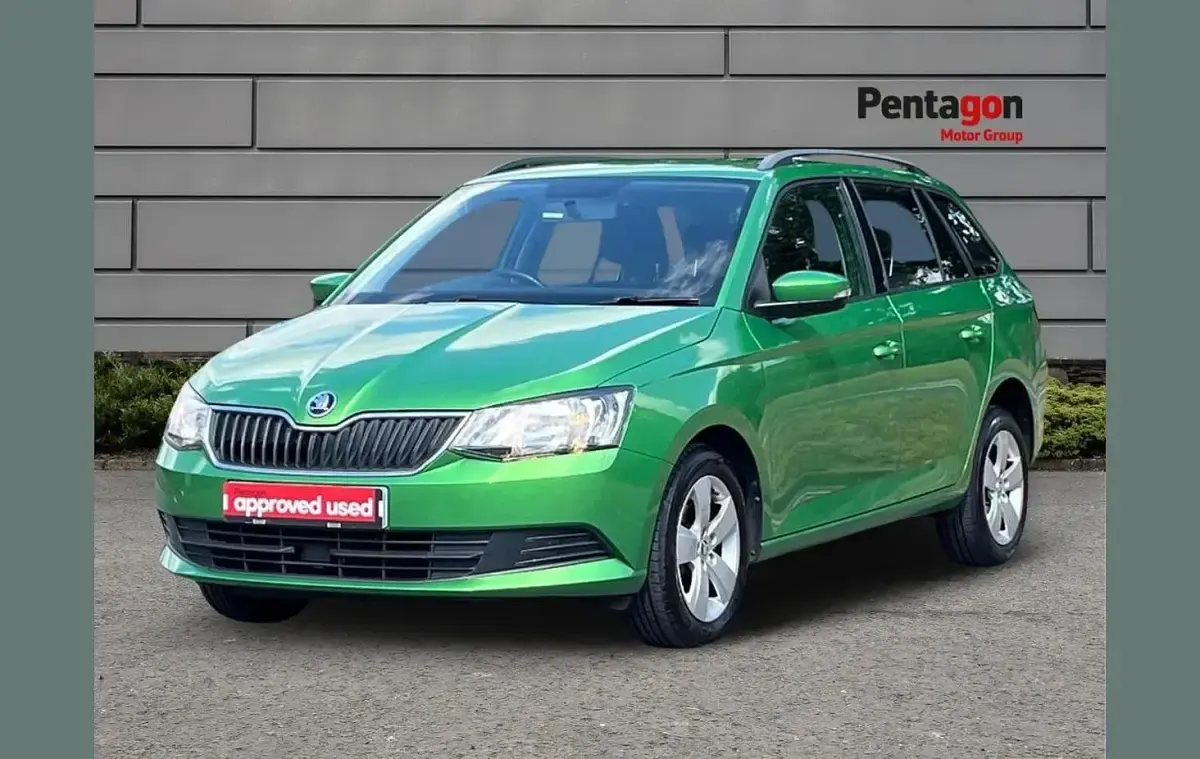 Used Skoda Fabia SE 94 HP (69 kW) 2017 Green Estate
