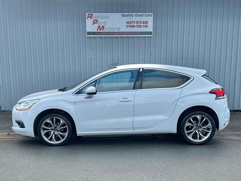 Used Citroën DS4 Start 115 HP (84 kW) 2014 White Hatchback
