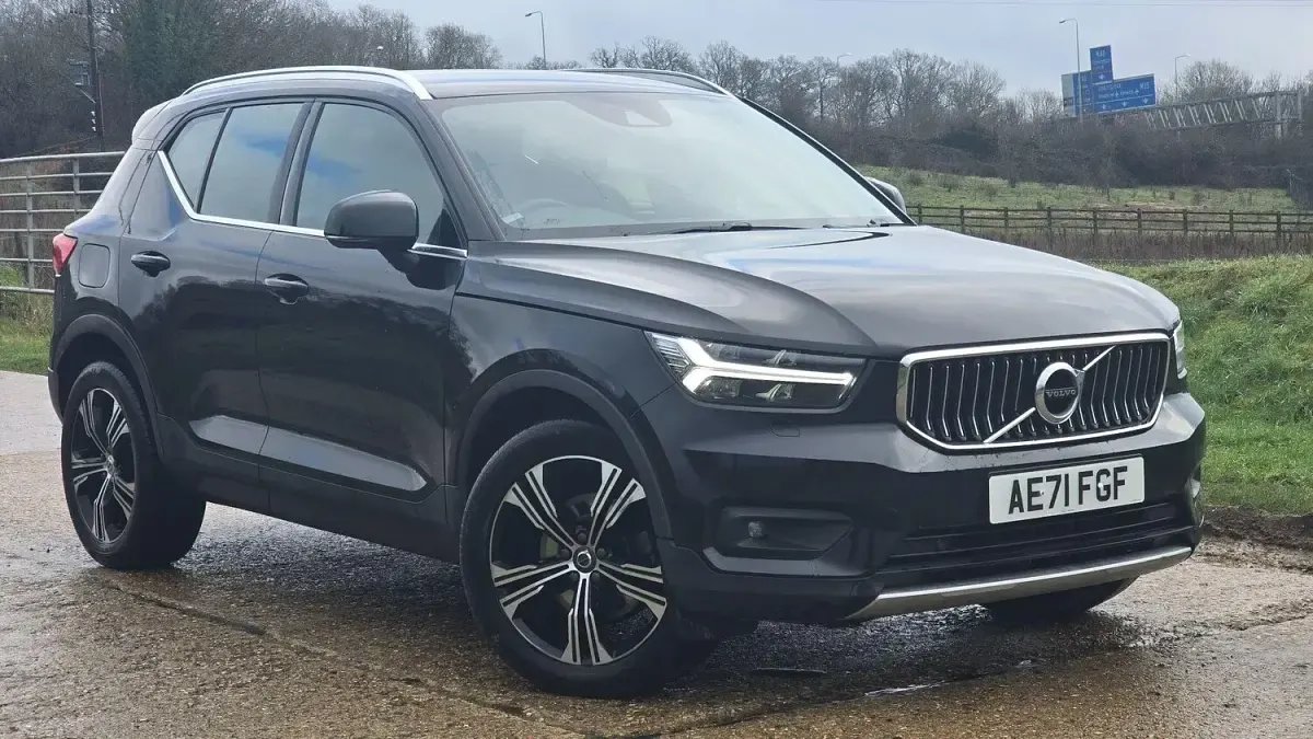 Used Volvo XC40 Inscription 190 HP (139 kW) 2022 Black SUV