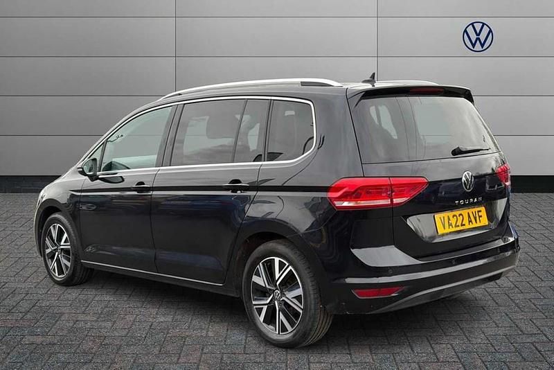 Used VW Touran SEL 150 HP (110 kW) 2022 Black MPV