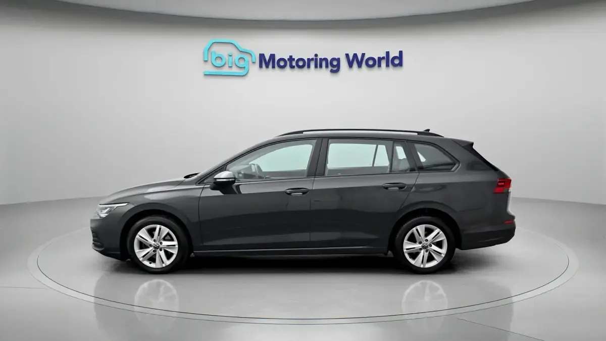 Used VW Golf VIII S 131 HP (96 kW) 2022 Grey Estate