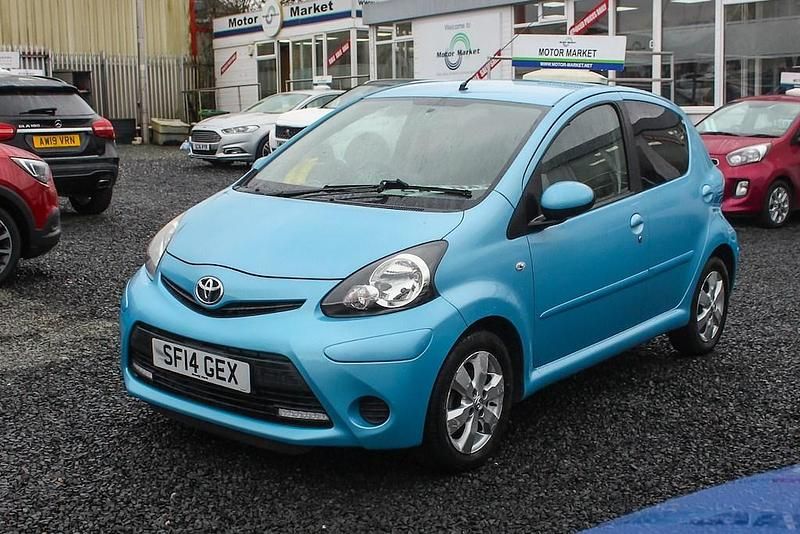 Used Toyota Aygo Style 68 HP (50 kW) 2014 Blue Hatchback