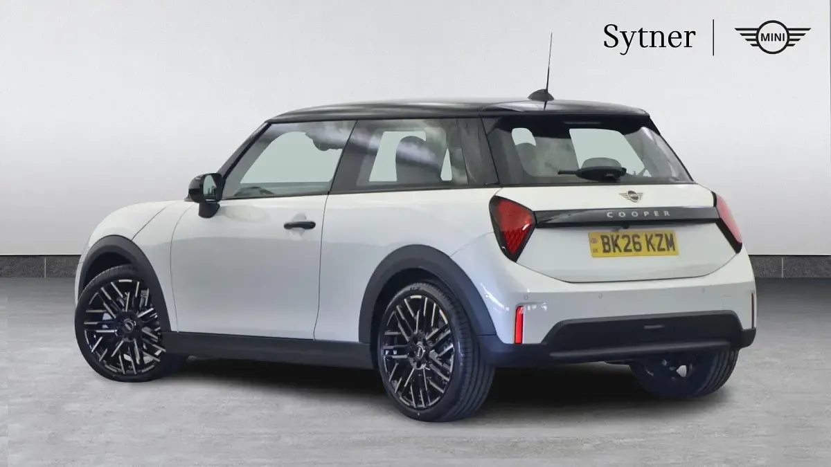 Used Mini Cooper Hatch 113 kW (154 HP) 2026 White Hatchback