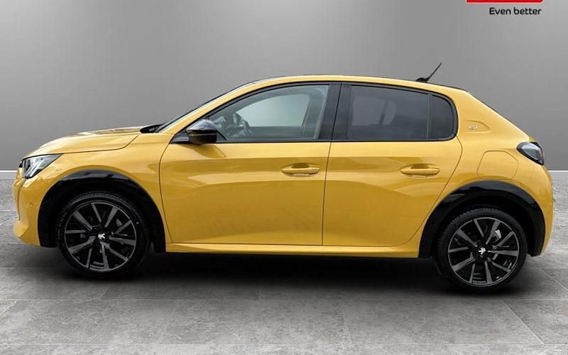 Used Peugeot 208 Premium 102 HP (75 kW) 2022 Hatchback