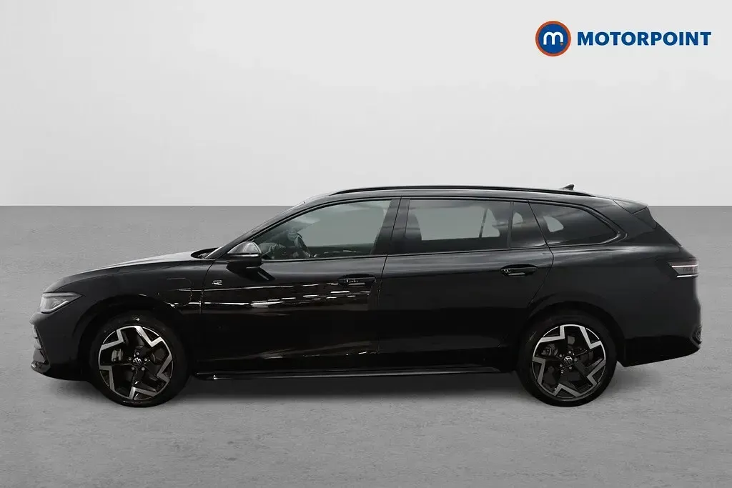 Used VW Passat R-line 272 HP (200 kW) 2025 Black Estate