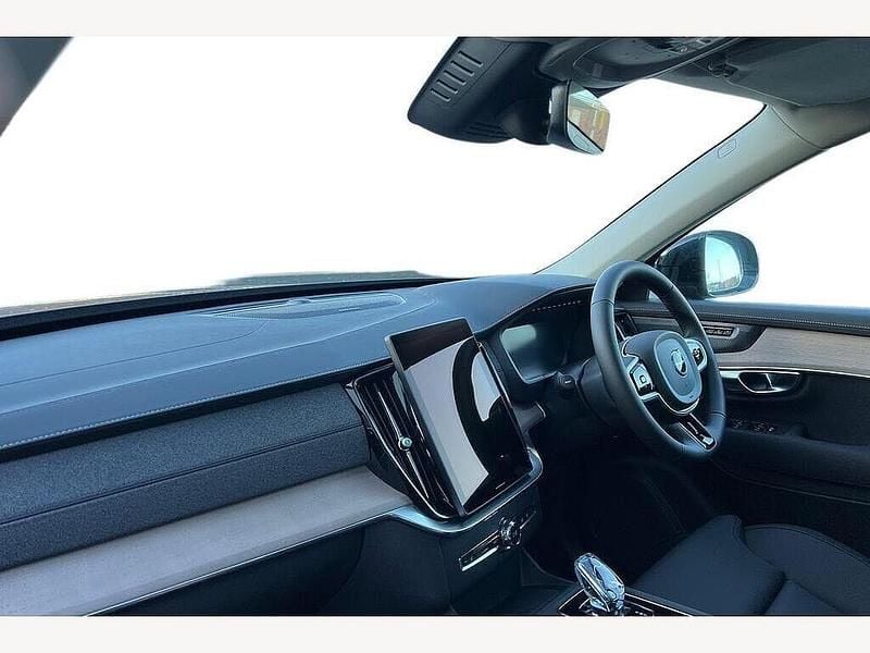 New Volvo XC90 Plus 250 HP (183 kW) 2025 Onyx black SUV