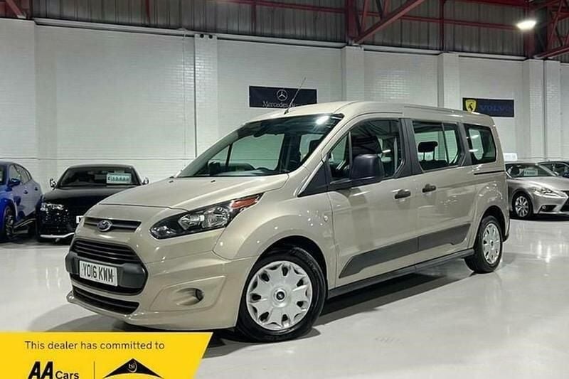 Used Ford Tourneo Connect Zetec 120 HP (88 kW) 2016 Silver MPV